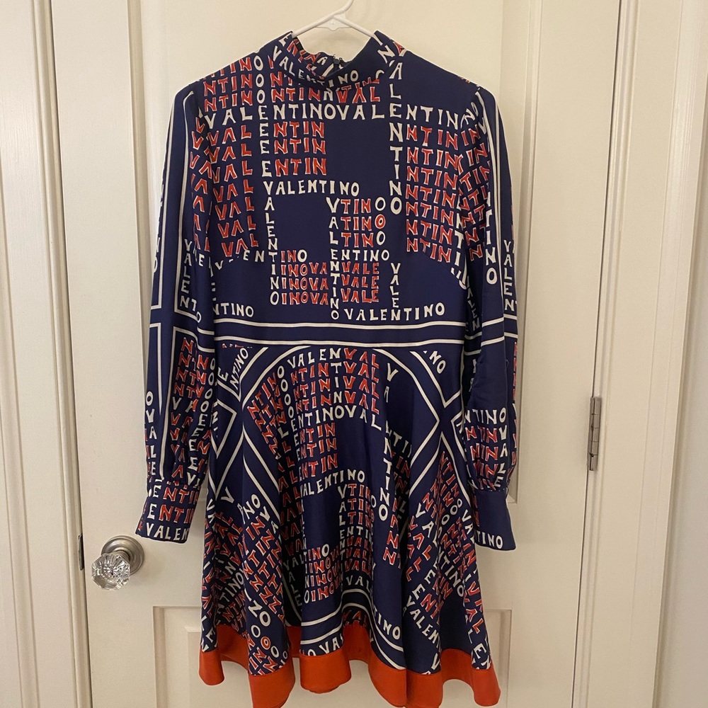 Valentino scarf dress. Silk. Size 4. Made in Italy.